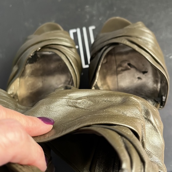 Pelle Moda Griffin Army Sheep Nappa criss cross wedge sandals size 6.5M - Picture 8 of 8